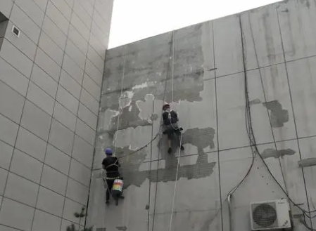 桑日楼顶漏水维修公司分享下桑日外墙防水的注意事项